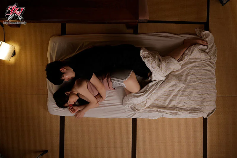 xxxav เมอิถูกเลียจนน้ำฉ่ำแล้วถูกเย็ดวนบนเตียงบ้านเกิด DASS-722 1